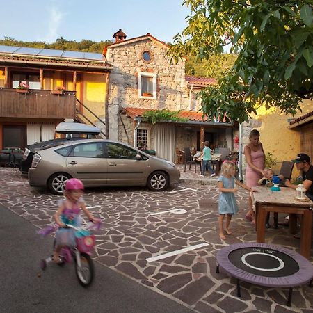 Hostel Xaxid Črni Kal エクステリア 写真