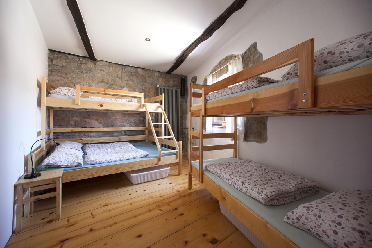 Hostel Xaxid Črni Kal エクステリア 写真